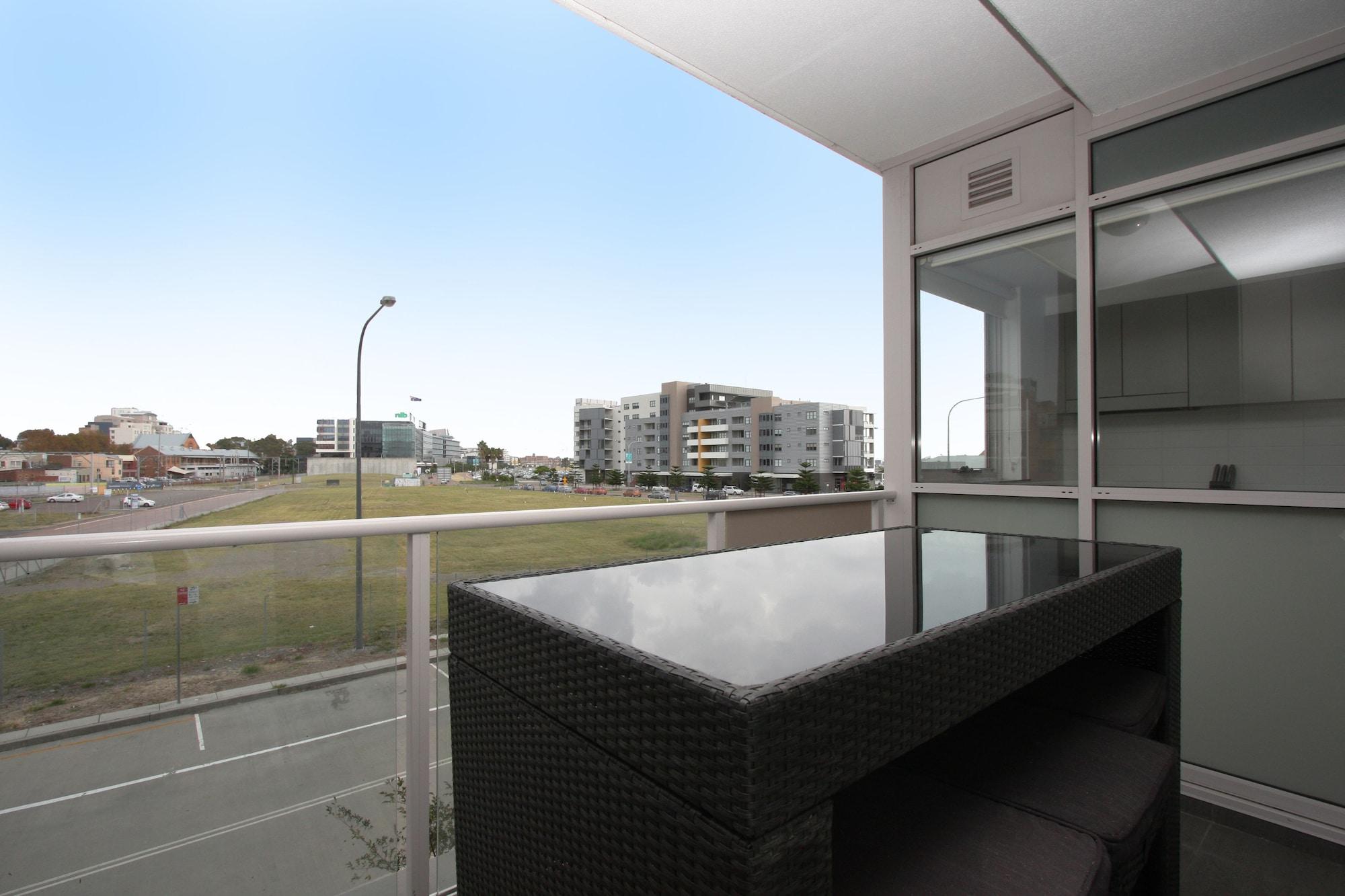 Honeysuckle Executive Apartments Newcastle Exterior photo
