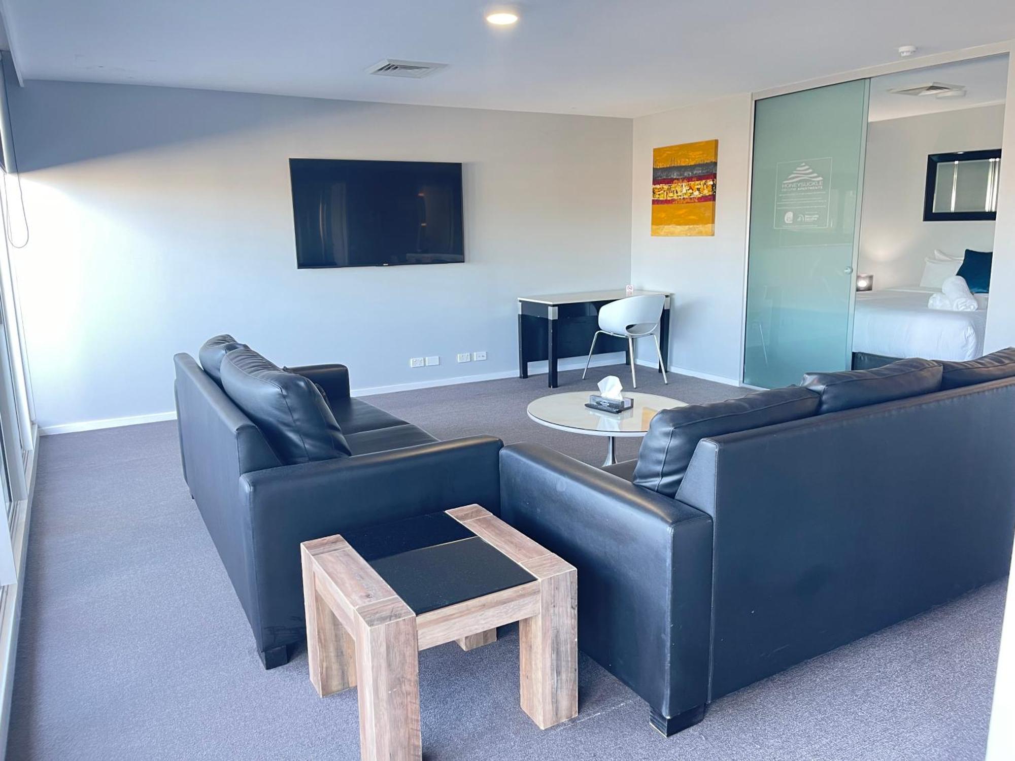 Honeysuckle Executive Apartments Newcastle Exterior photo