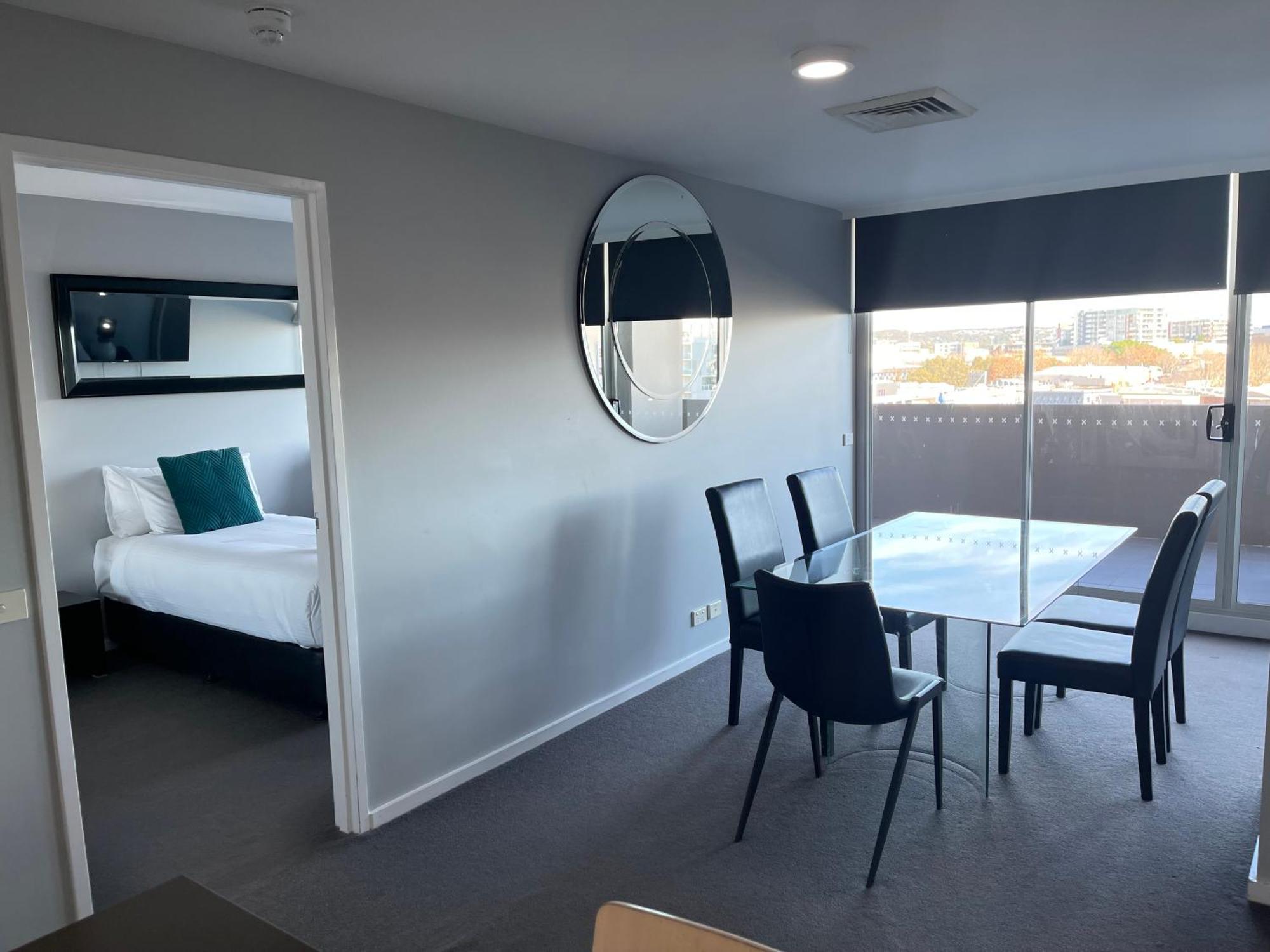 Honeysuckle Executive Apartments Newcastle Exterior photo